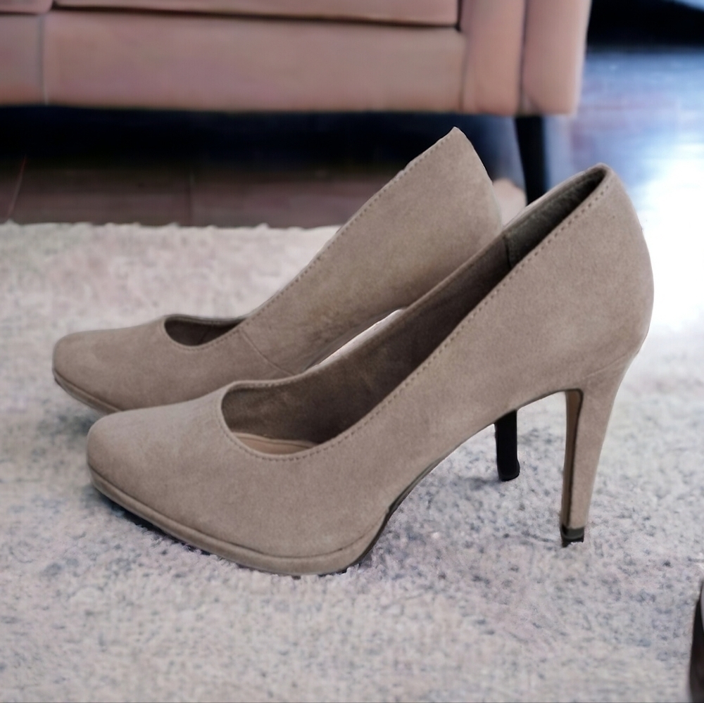 Tamaris suede leather women's shoes, 4" heel. Size 38, taupe color